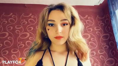 Magalasi amatsenga amatsenga adandipatsa kugonana ndi Harley Quinn